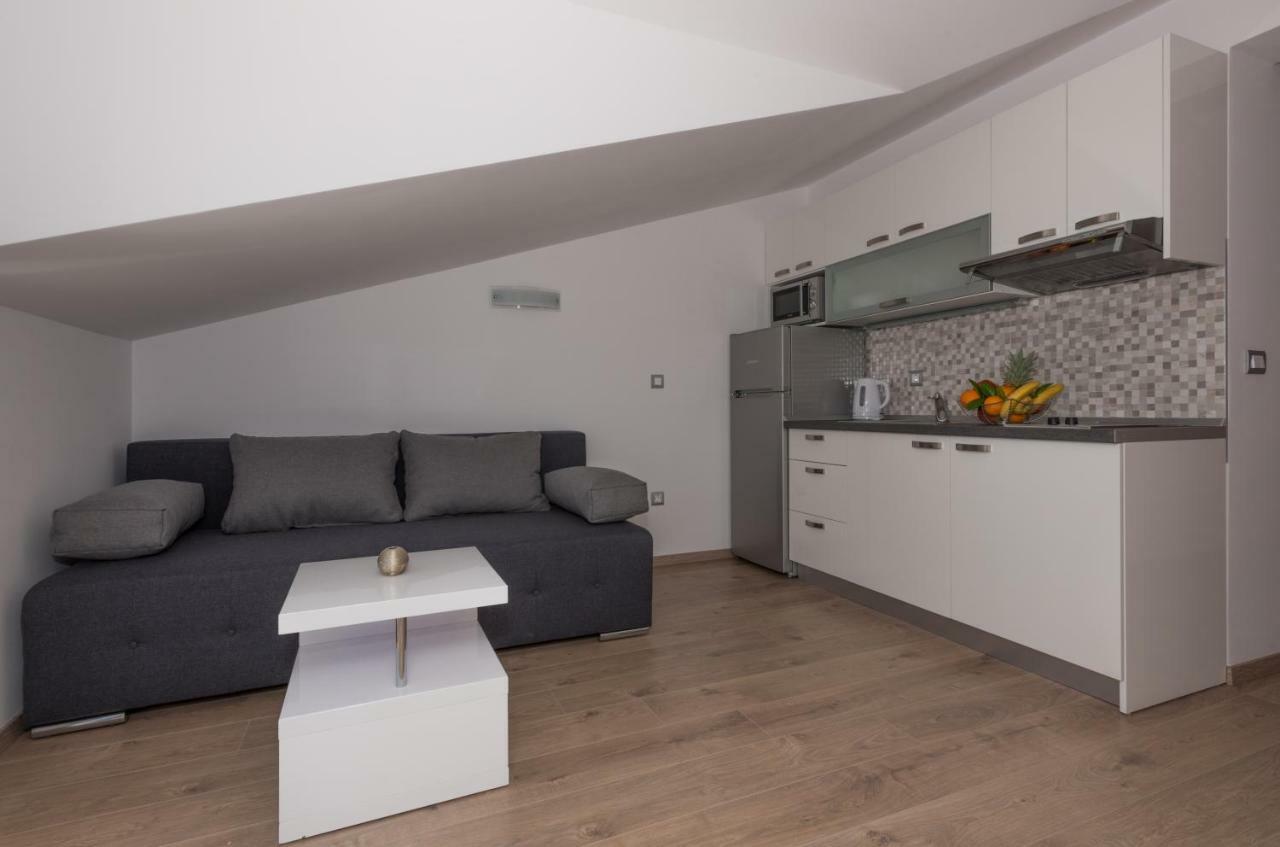 Apartmani Vujcic Makarska Exterior foto